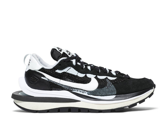 Nike Vaporwaffle x Sacai 'Black White'
